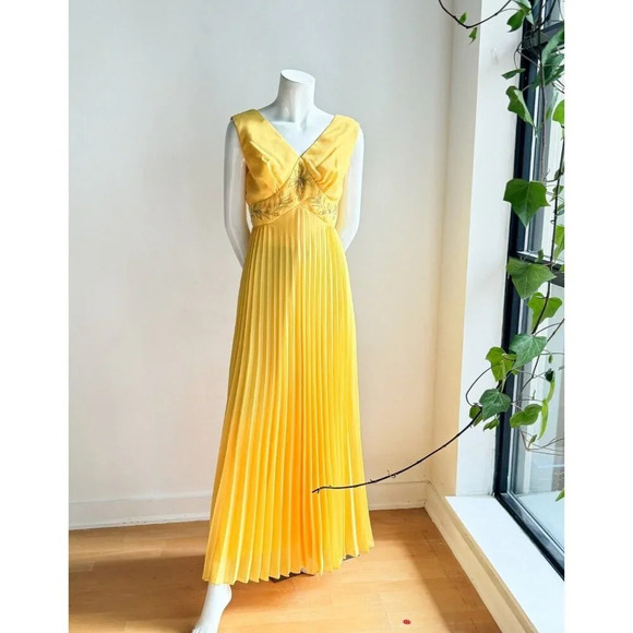 Vintage Murray G Bright Yellow Beaded  Empire Waist Pleated Maxi Gown M - Picture 2 of 6